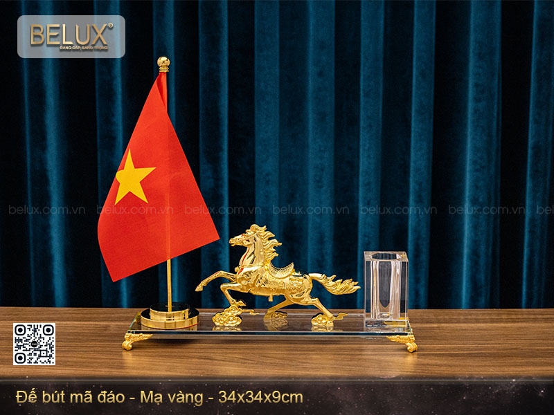 Đế cắm bút mã đáo mạ vàng